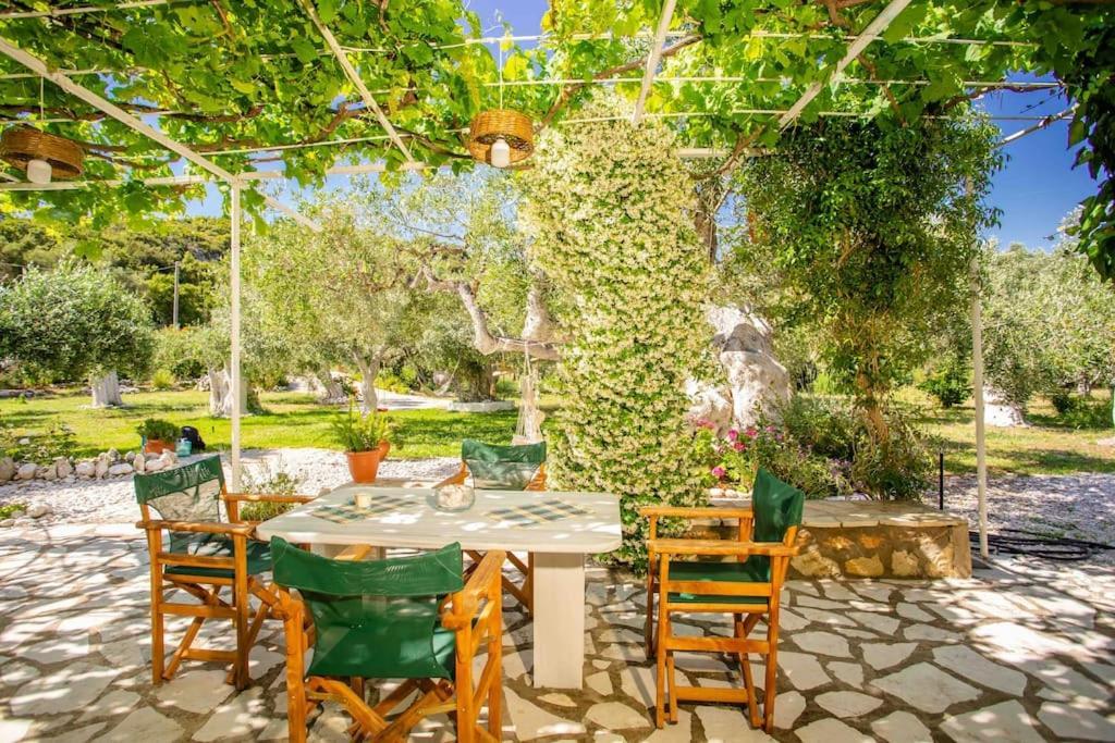 Anthia Private Studio A Breath Away From Beaches Agios Nikitas Exterior photo